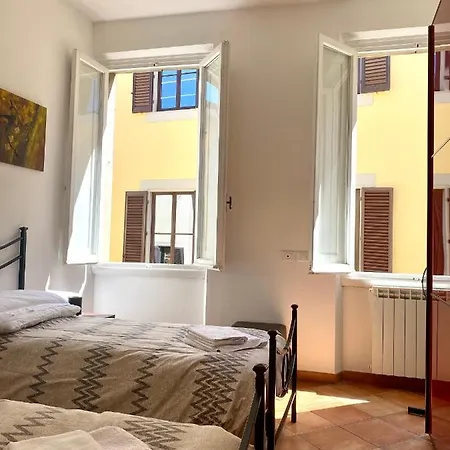 Nice & Roomy Apartment Behind The Uffizi Museum-2